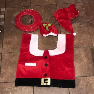 NWOT Child’s Santa Toilet Set